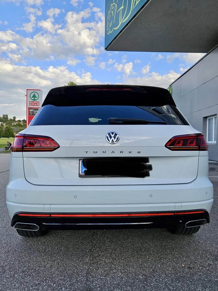 Volkswagen Touareg 2019 photo 2