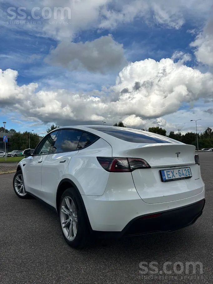 Tesla Model Y 2022 photo 3