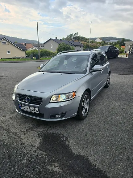 Volvo V50 2012 photo 2
