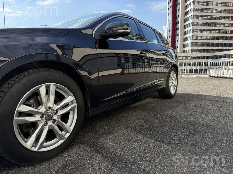 Volvo V60 2010 photo 2
