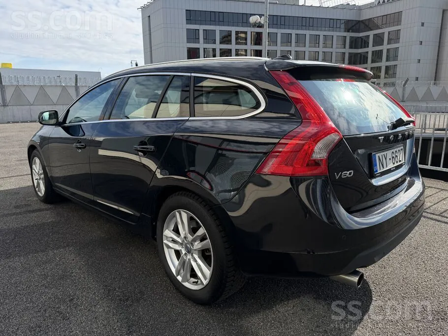 Volvo V60 2010 photo 3
