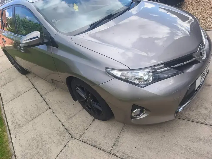 Toyota Auris 2015 photo 3