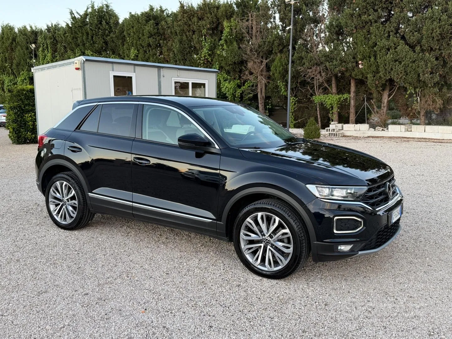 Volkswagen T-Roc 2021 photo 2