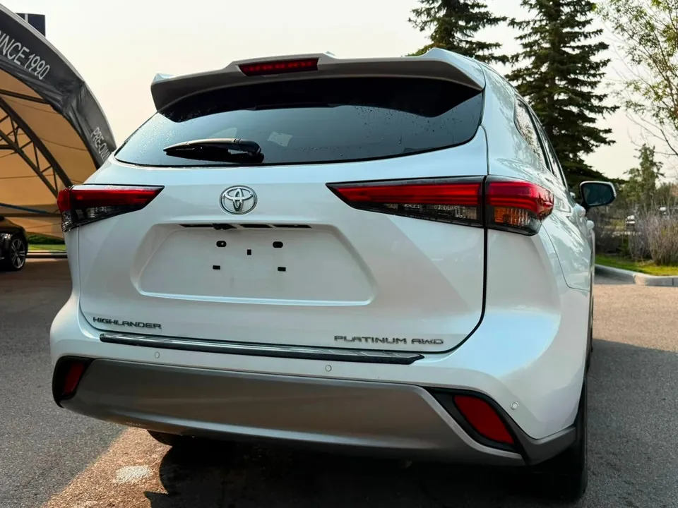 Toyota Highlander 2022 photo 3