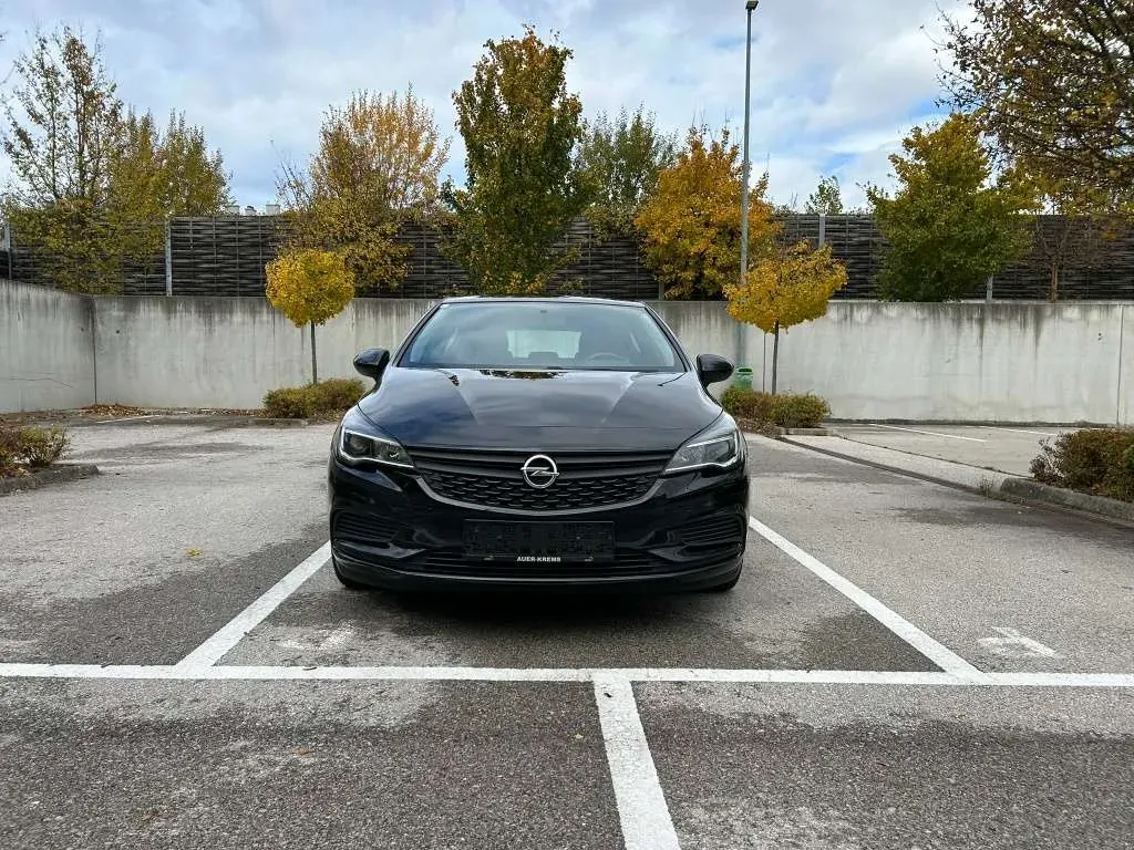 Opel Astra 2017 photo 2