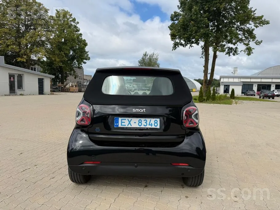 Smart Fortwo 2022 photo 4