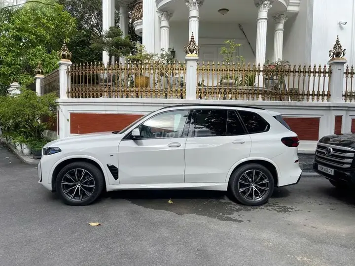 BMW X5 2023 photo 2
