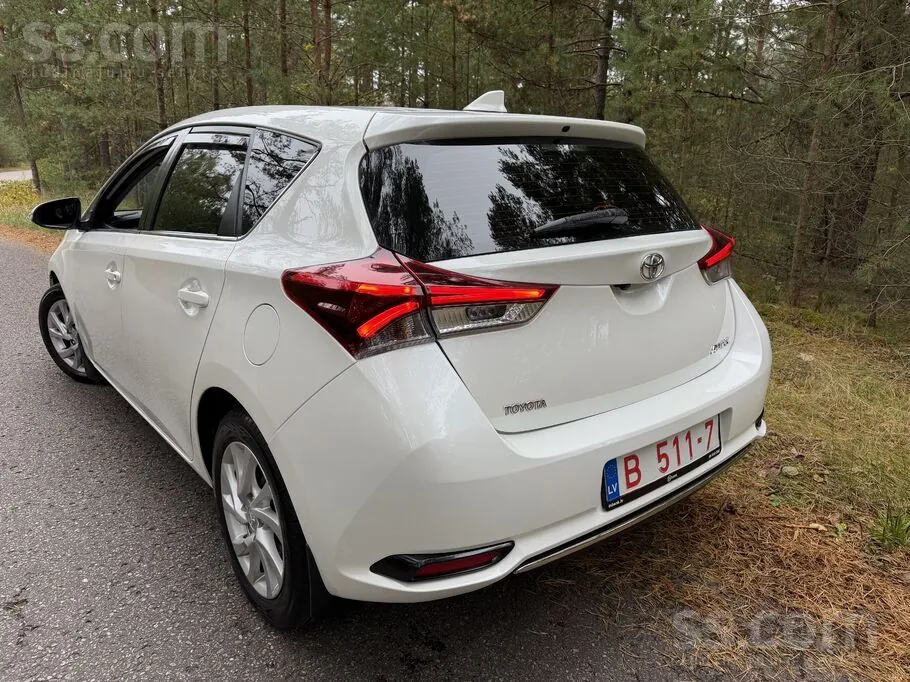 Toyota Auris 2016 photo 5