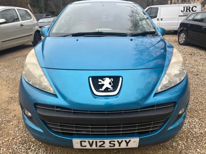 Peugeot 207 2012 photo 3