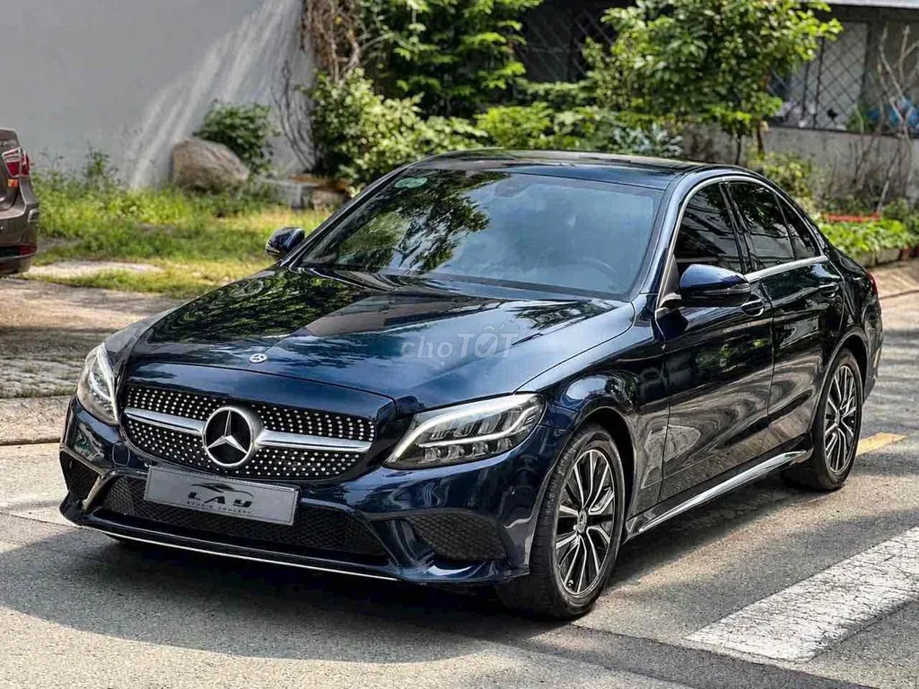 Mercedes-Benz C-Class 2019 photo 4