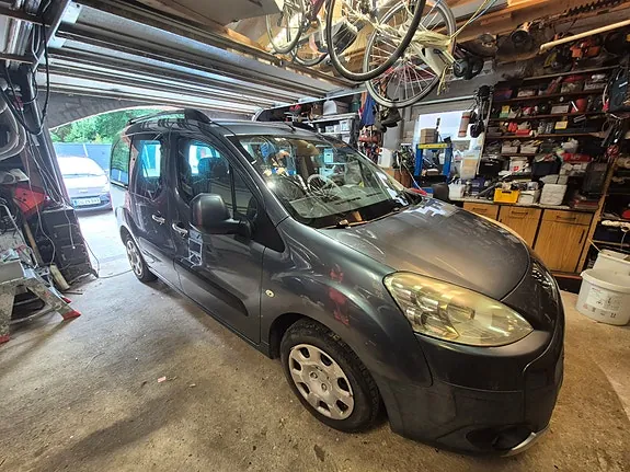 Peugeot Partner 2010 photo 2