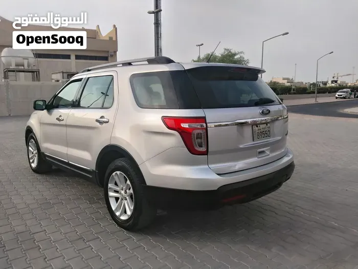 Ford Explorer 2013 photo 3