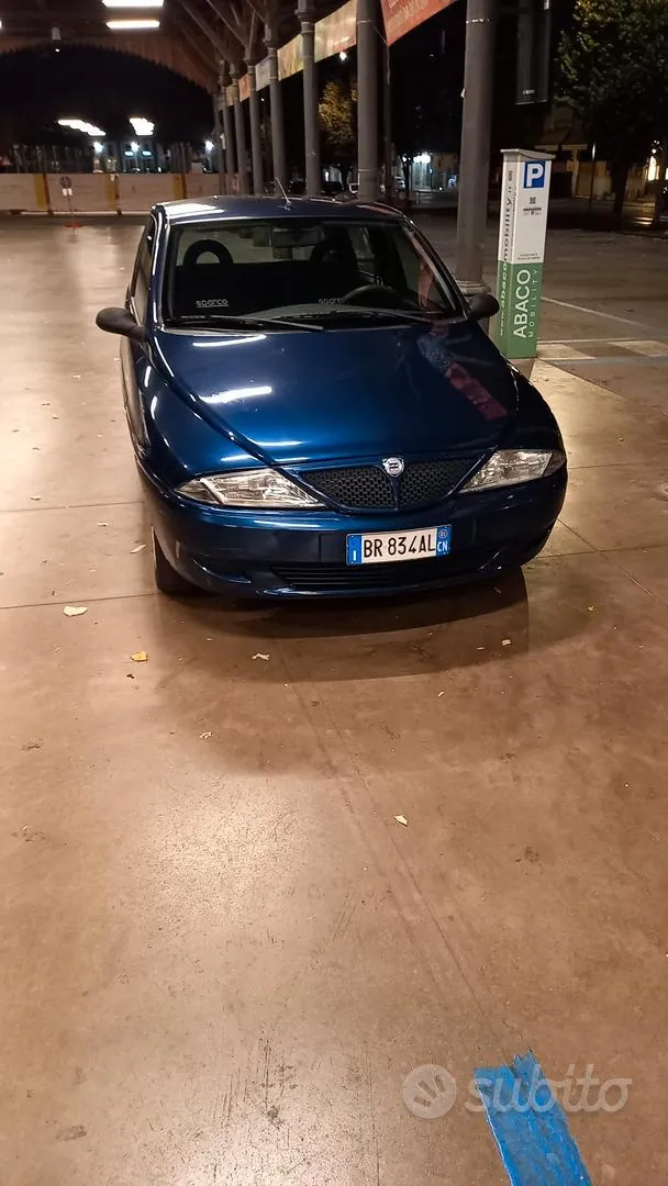 Lancia Ypsilon 2001 photo 3