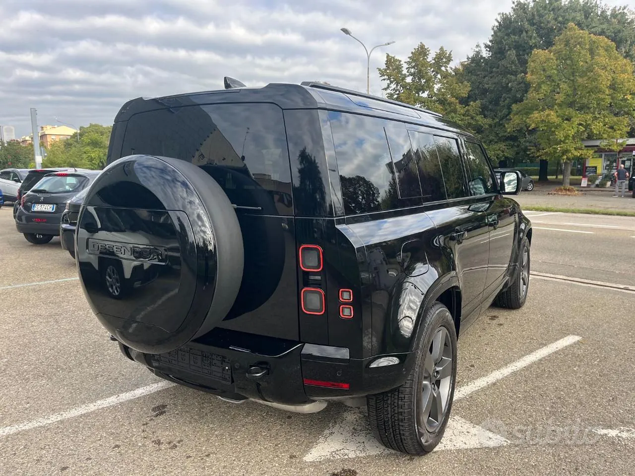 Land Rover Defender 2026 photo 4