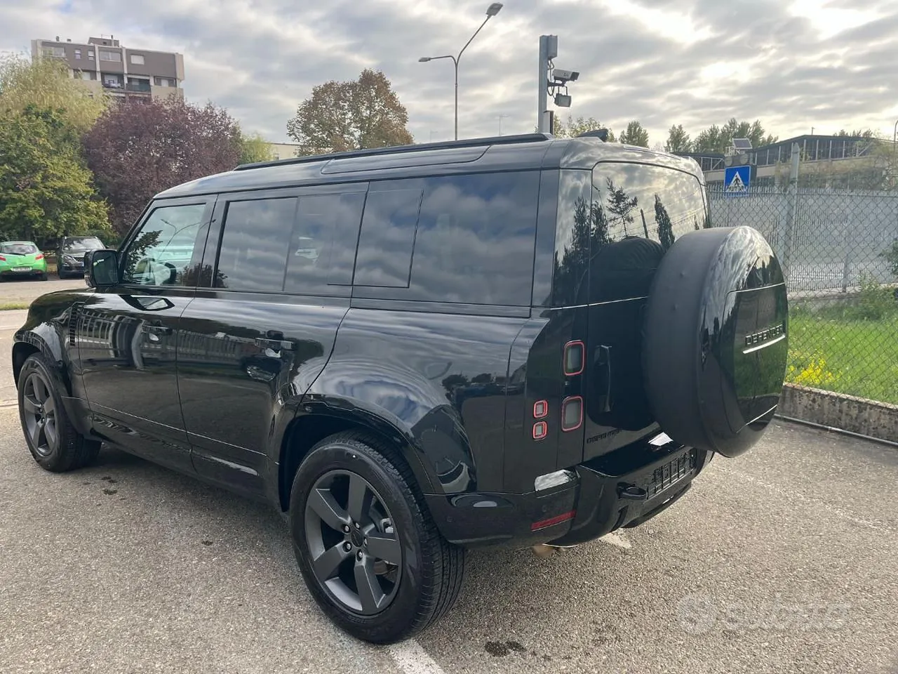 Land Rover Defender 2026 photo 3