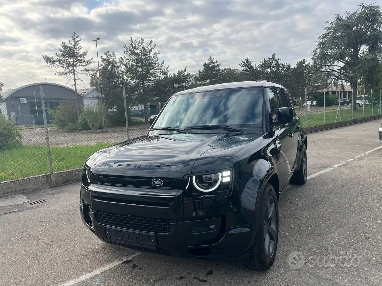 Land Rover Defender 2026 photo 2