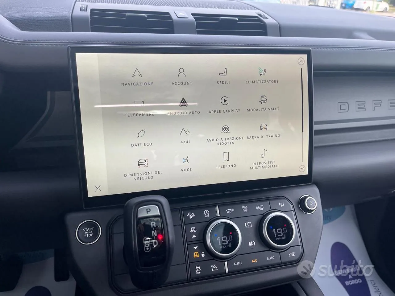 Land Rover Defender 2026 photo 5