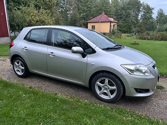 Toyota Auris 2008 photo 3