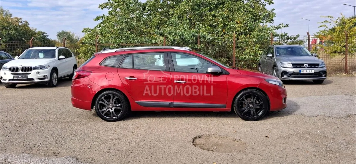 Renault Megane 2011 photo 2