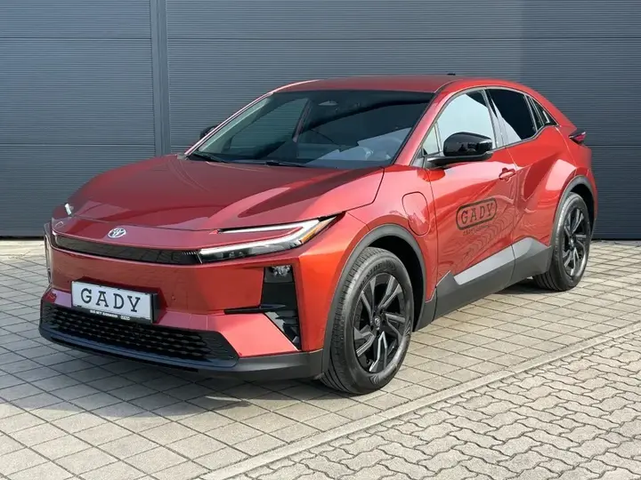 Toyota C-Hr photo 2