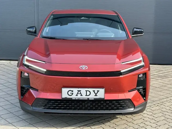 Toyota C-Hr photo 3