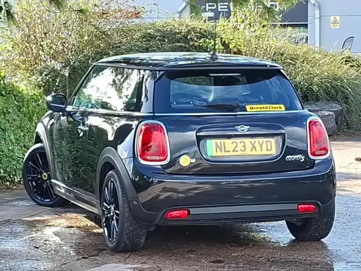 Mini Cooper Se 2023 photo 2