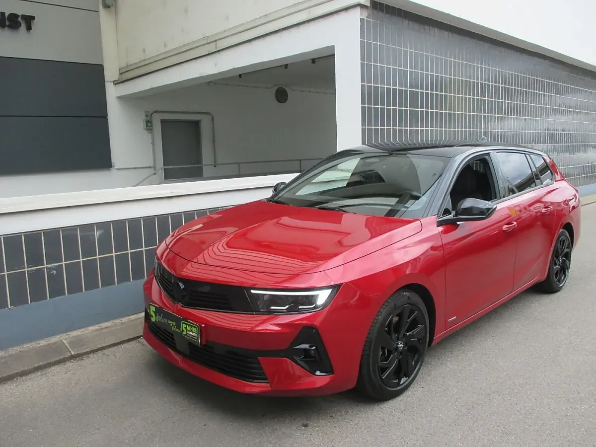 Opel Astra 2023 photo 2