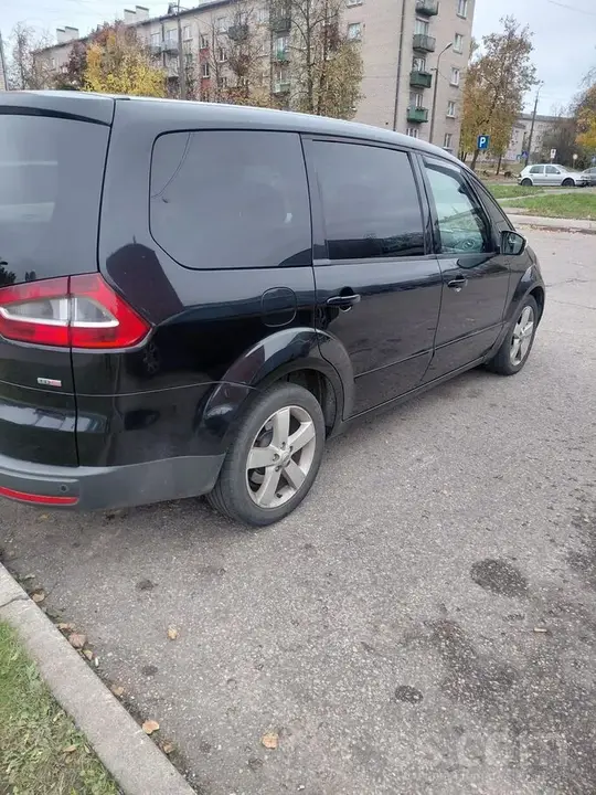 Ford Galaxy 2009 photo 4