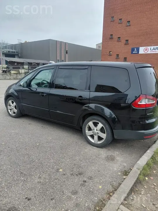 Ford Galaxy 2009 photo 2