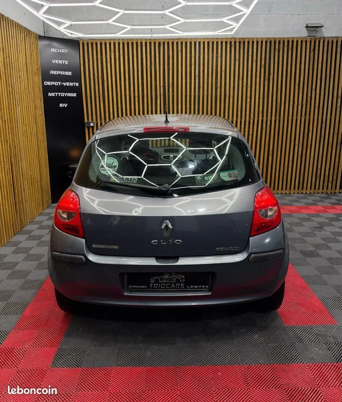 Renault Clio 2006 photo 4