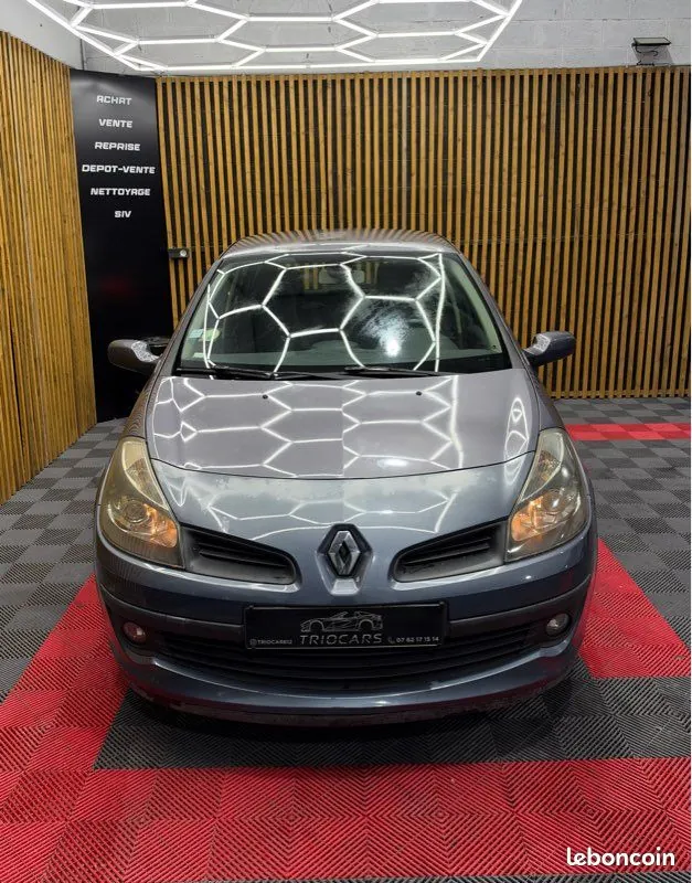 Renault Clio 2006 photo 3