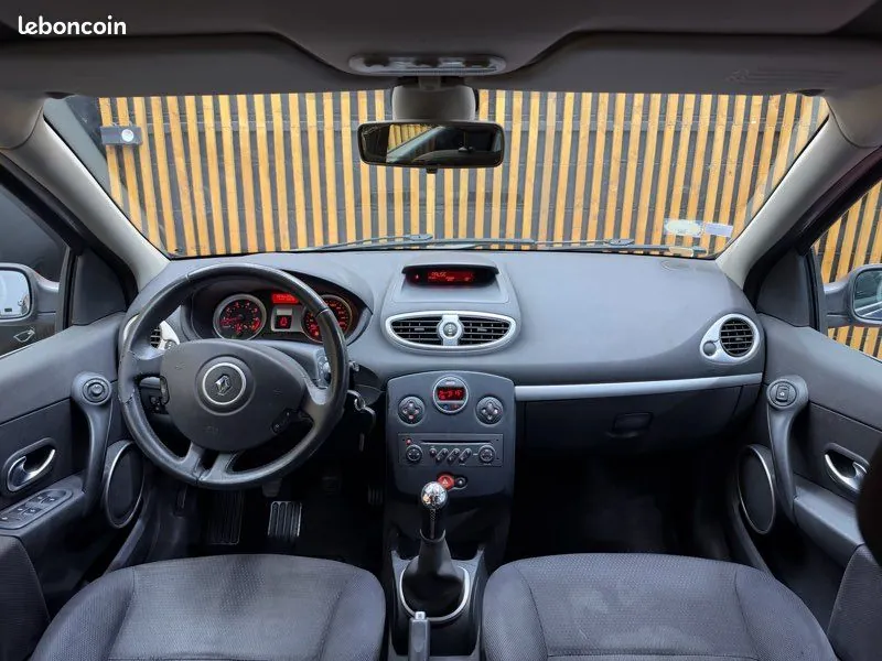 Renault Clio 2006 photo 5