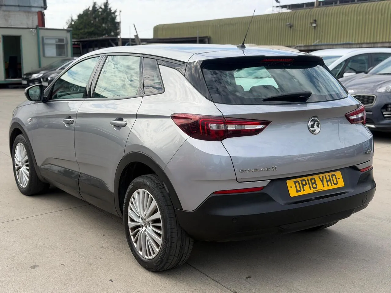 Vauxhall Grandland X 2018 photo 2