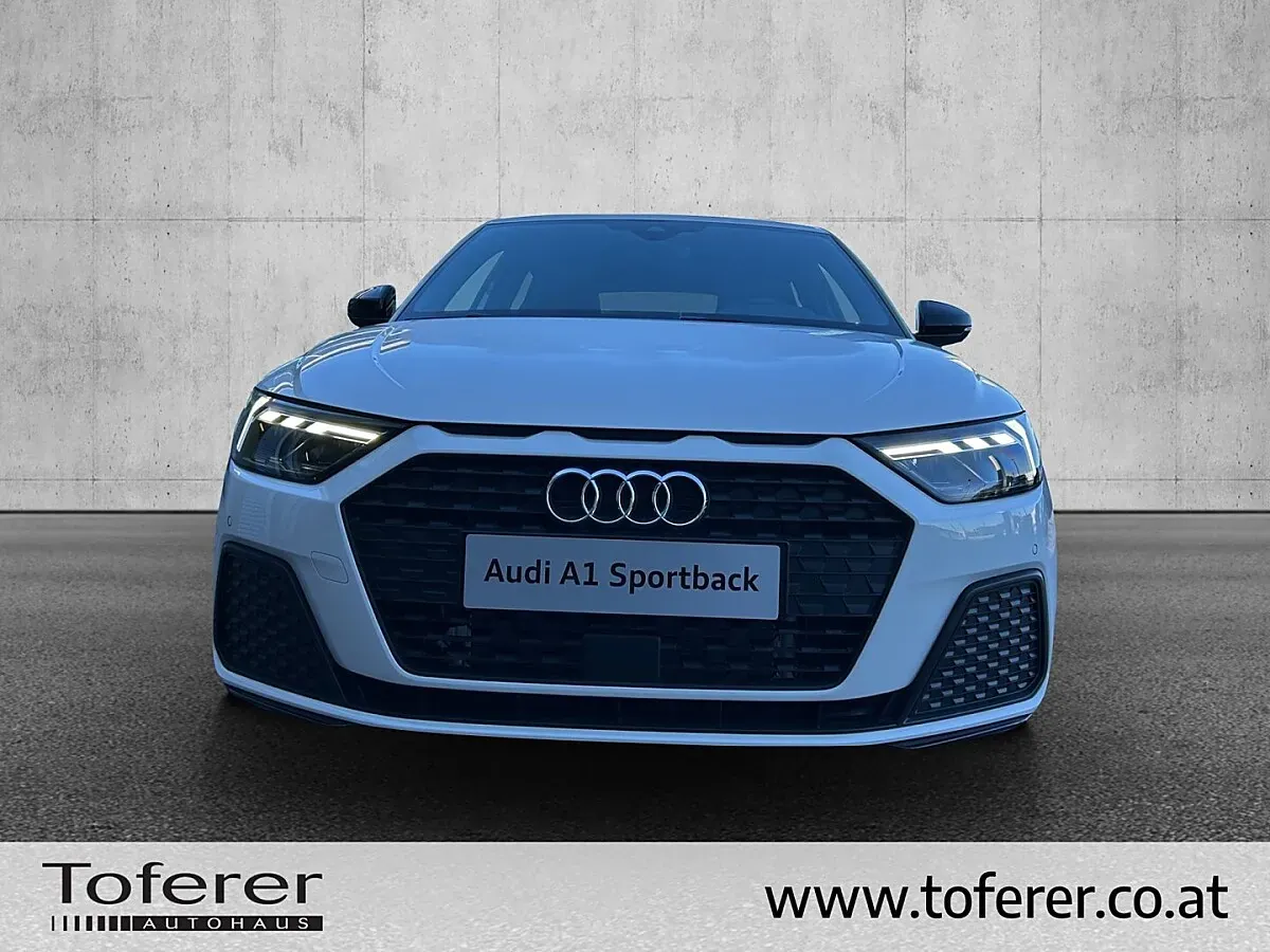 Audi A1 2025 photo 2