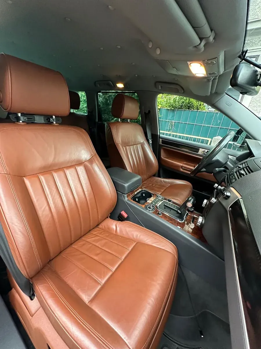 Volkswagen Touareg 2010 photo 3