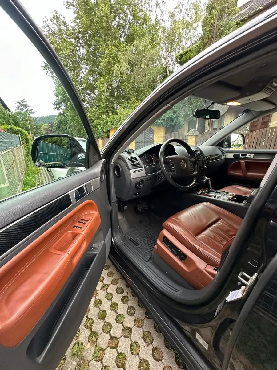 Volkswagen Touareg 2010 photo 2