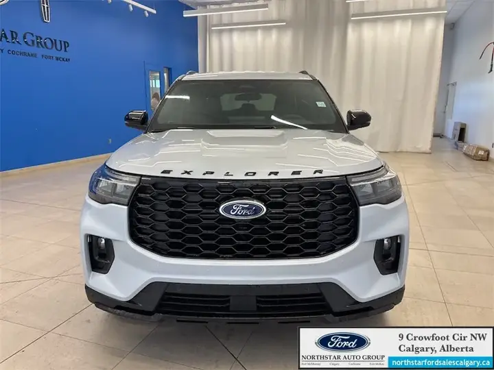 Ford Explorer 2026 photo 2
