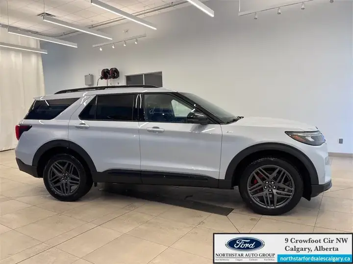 Ford Explorer 2026 photo 5