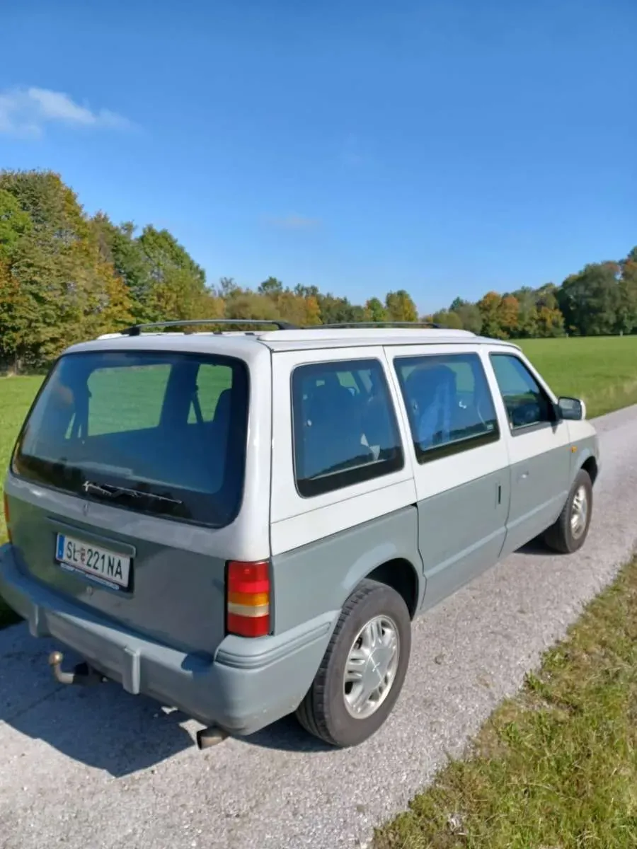 Chrysler Voyager 1994 photo 3