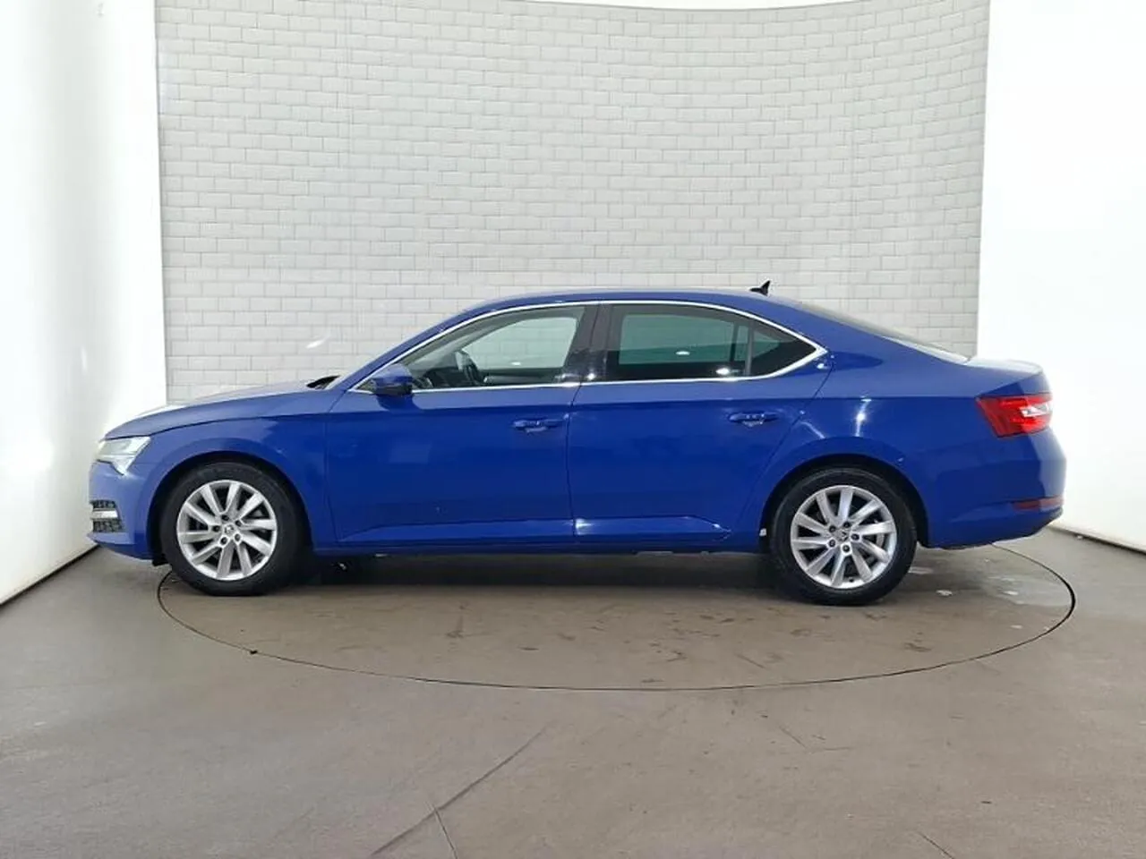 Skoda Superb 2022 photo 4