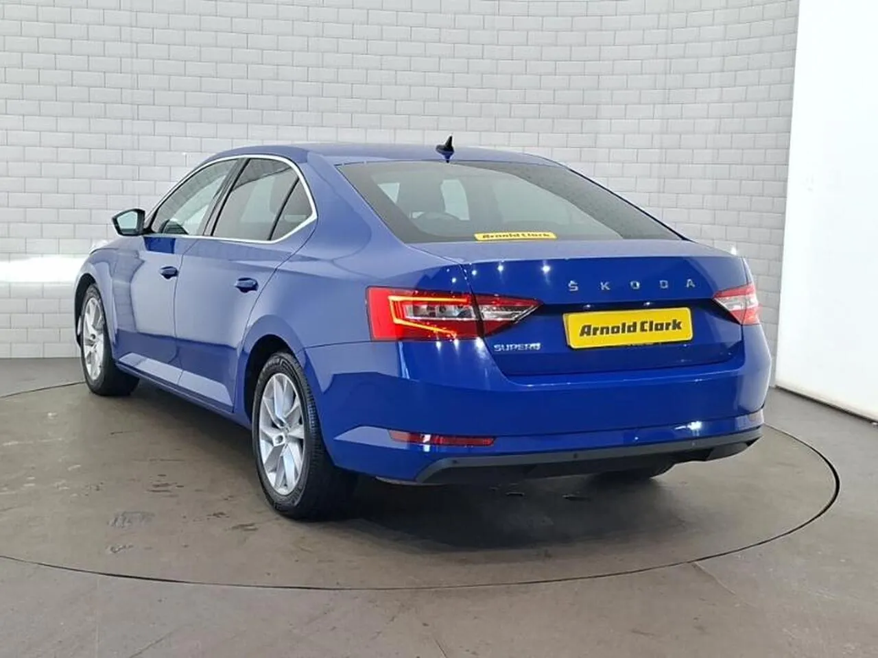 Skoda Superb 2022 photo 2