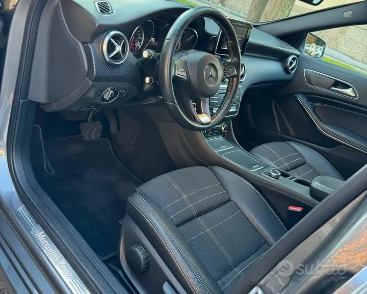 Mercedes-Benz A 180 2016 photo 5