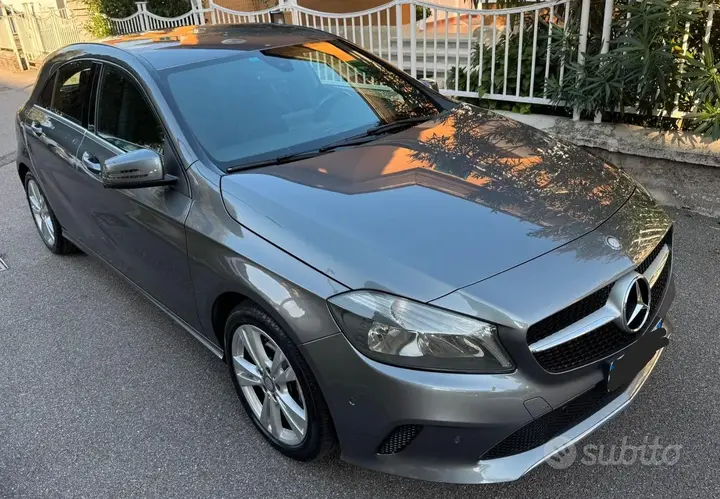 Mercedes-Benz A 180 2016 photo 2
