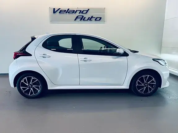 Toyota Yaris 2023 photo 5