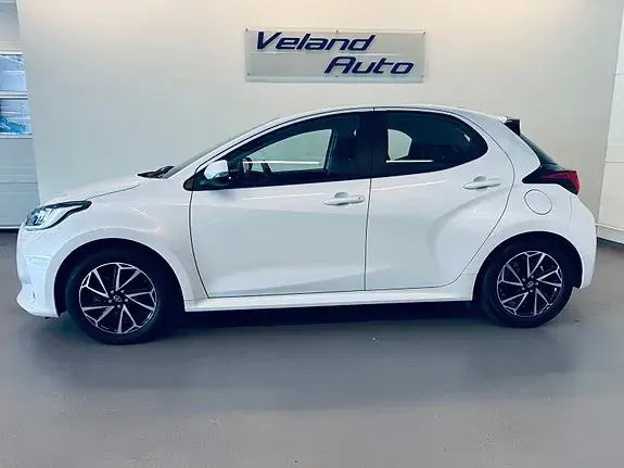 Toyota Yaris 2023 photo 3