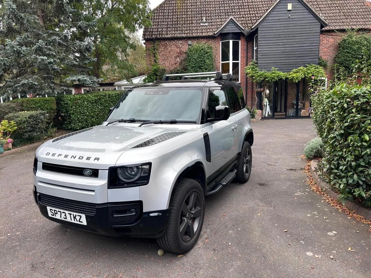 Land Rover Defender 2024 photo 3