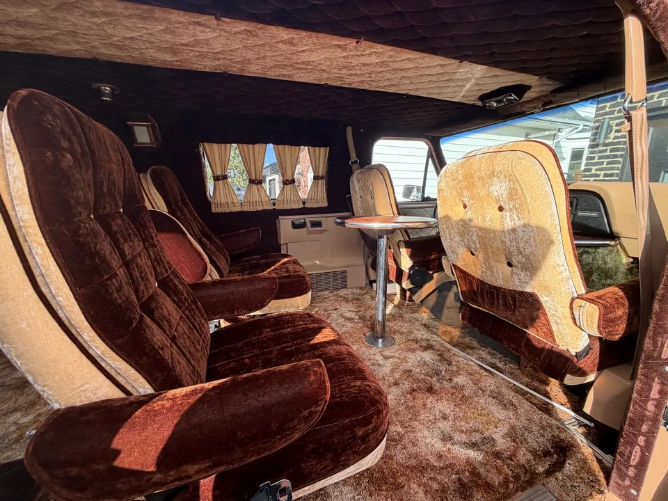 Ford E-Series Van 1986 photo 5