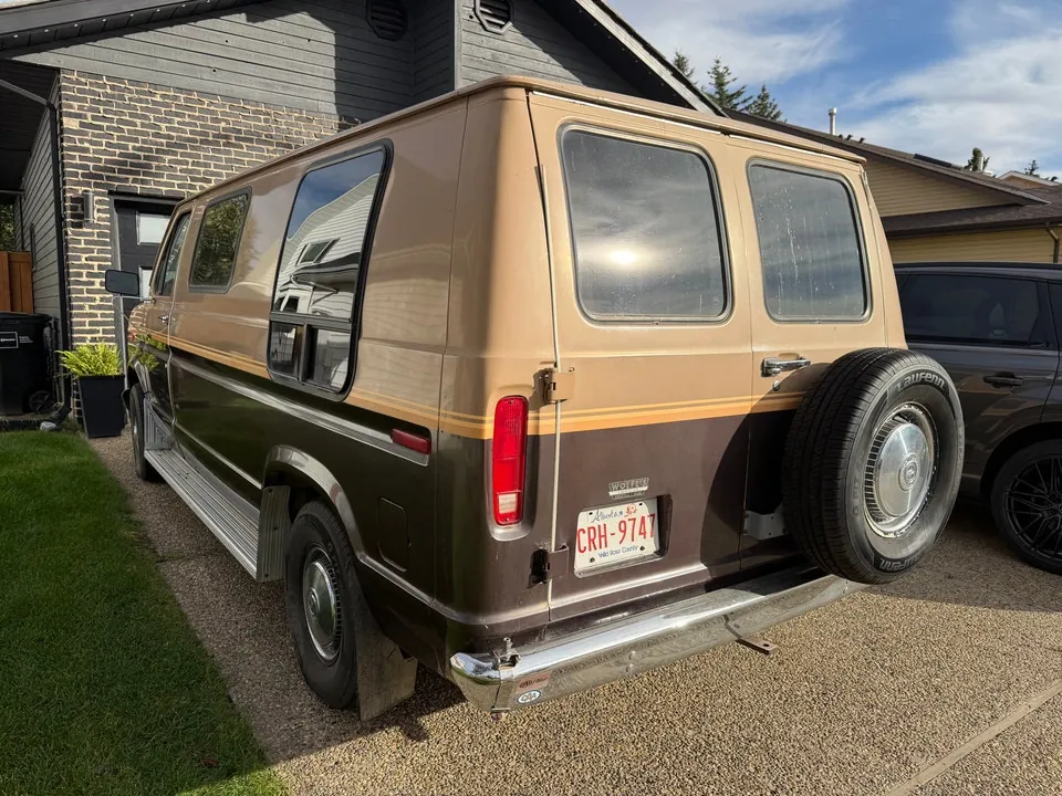 Ford E-Series Van 1986 photo 3
