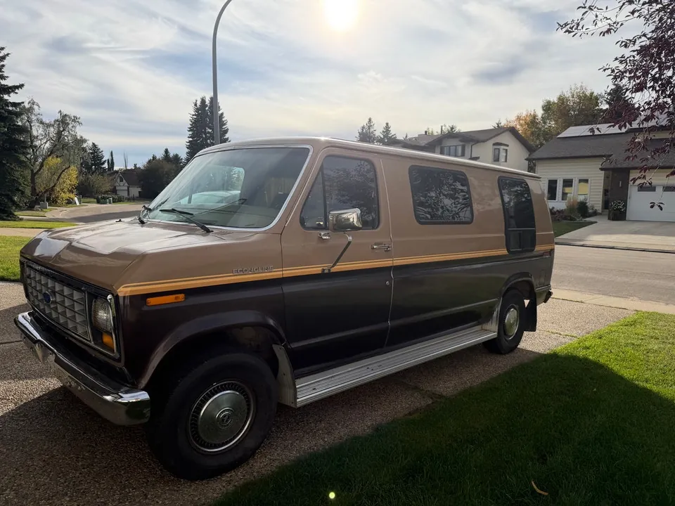 Ford E-Series Van 1986 photo 2