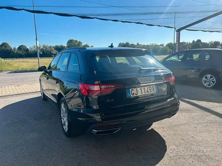Audi A4 Avant 2022 photo 4